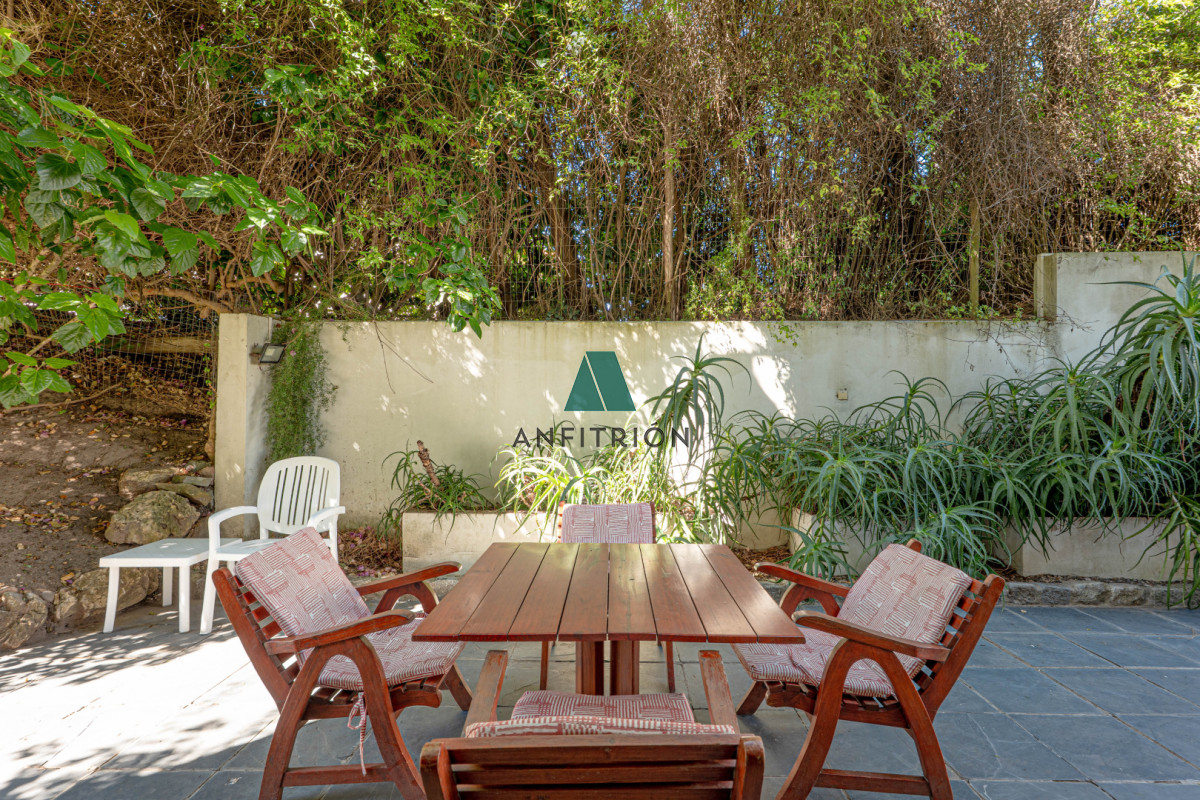 Apartamento ID.374 - Apartamento en Venta 3 Dormitorios - Patio y Prrillero de uso exclusivo - Punta del Este - Playa Mansa