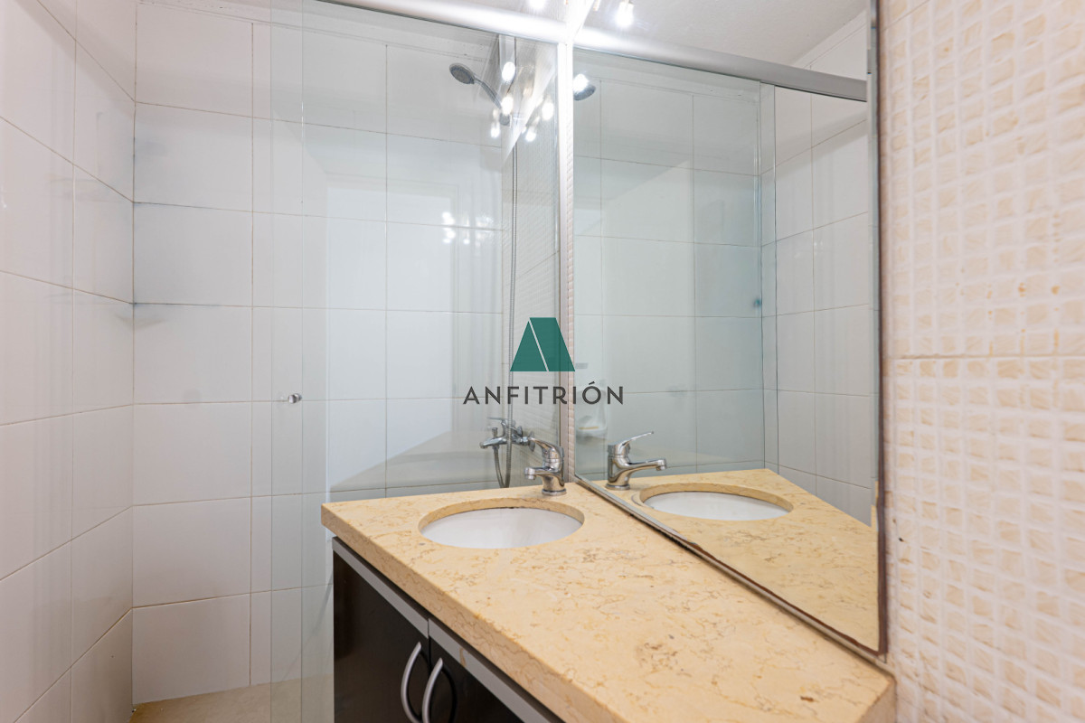 Apartamento ID.374 - Apartamento en Venta 3 Dormitorios - Patio y Prrillero de uso exclusivo - Punta del Este - Playa Mansa