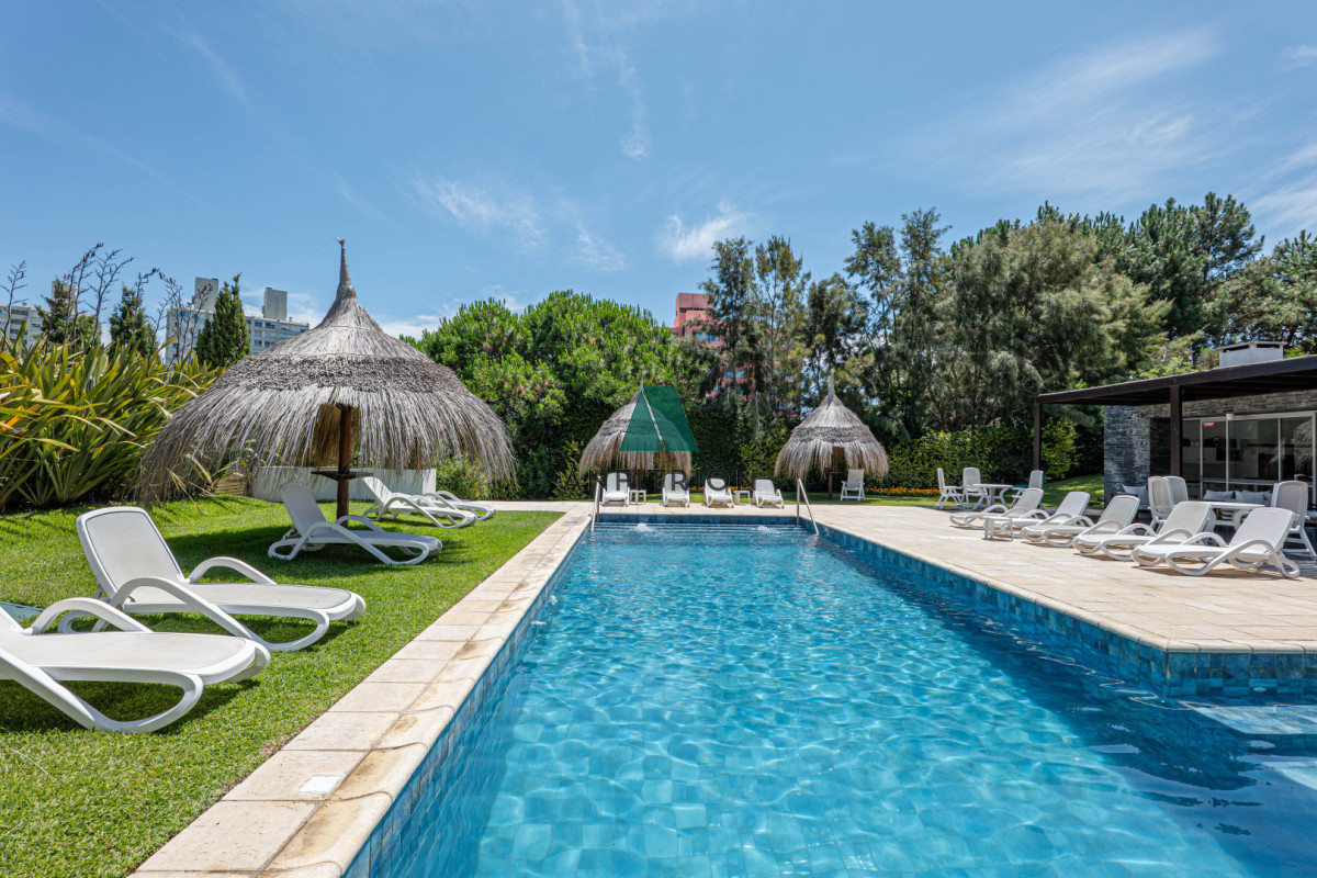 Apartamento ID.374 - Apartamento en Venta 3 Dormitorios - Patio y Prrillero de uso exclusivo - Punta del Este - Playa Mansa