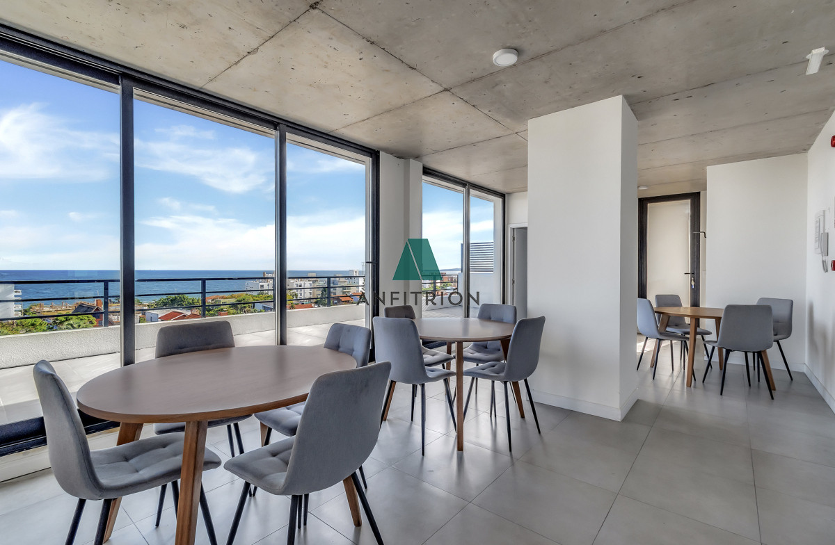 Apartamento ID.224 - Apartamento 2 Dormitorios a 200 metros del Mar, Playa Mansa, Punta del Este 