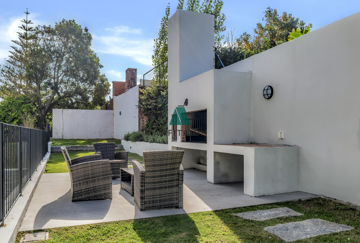 Apartamento ID.224 - Apartamento 2 Dormitorios a 200 metros del Mar, Playa Mansa, Punta del Este 