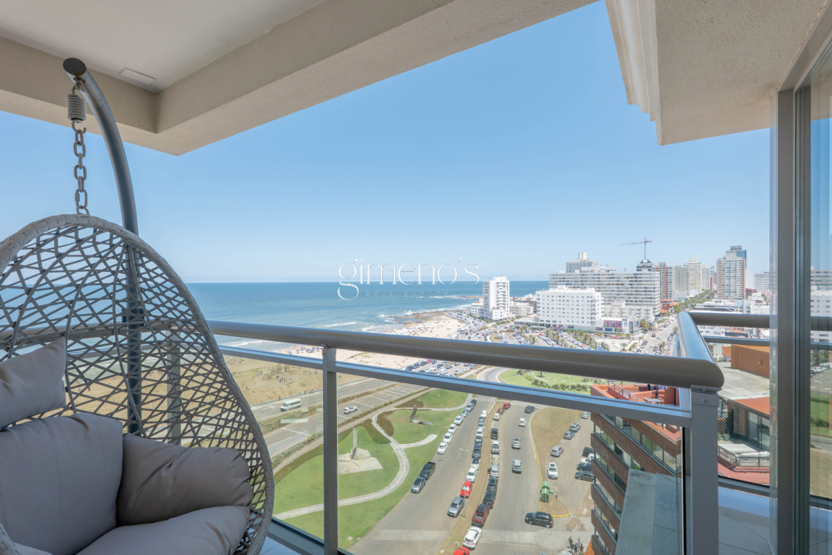 Apartamento ID.808 - Apartamento Semipiso de 4 Dormitorios en Venta - Punta del Este -Playa  Brava