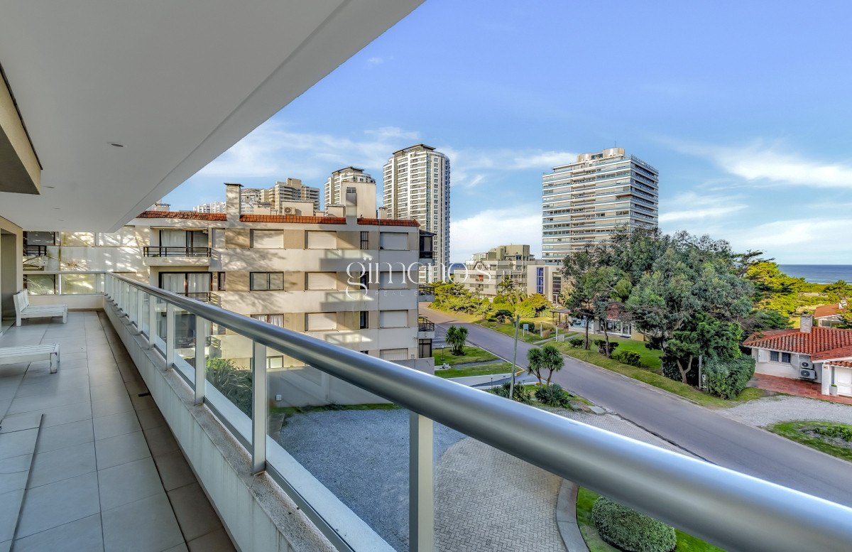 Apartamento ID.175 - Apartamento en Venta 3 Dormitorios - Punta del Este - Playa Brava