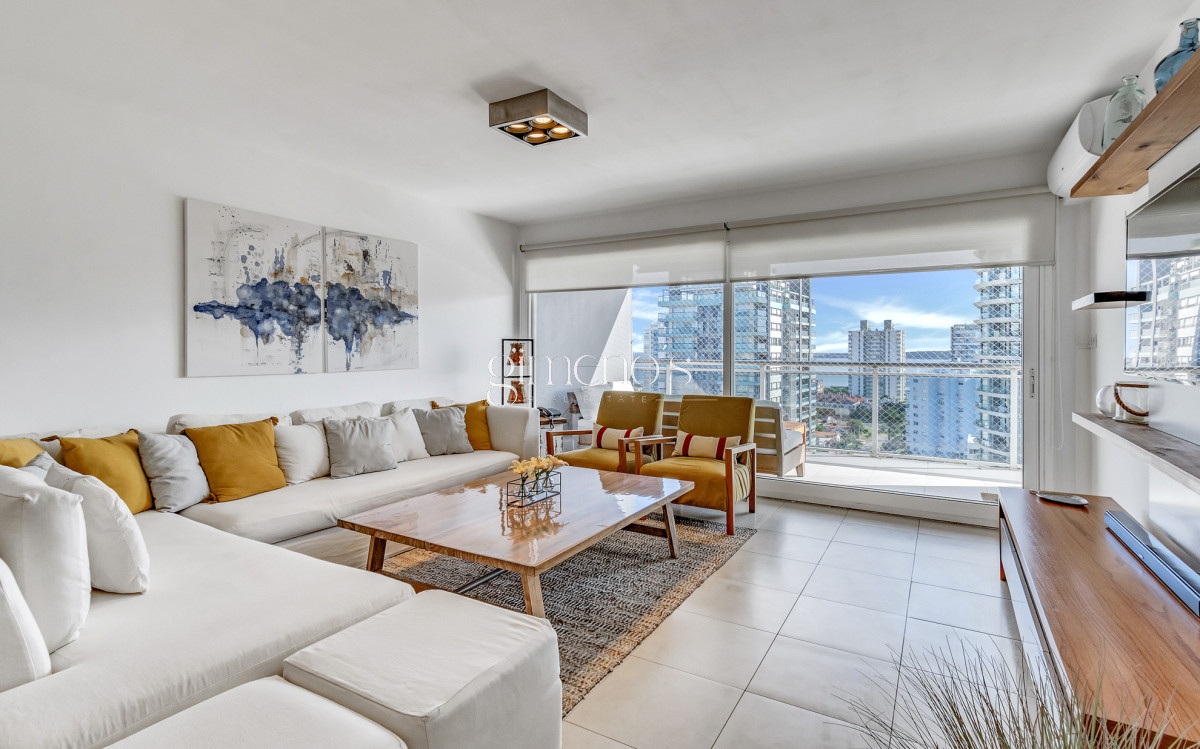 Apartamento ID.128 - Apartamento de 3 dormitorios en alquiler de Verano , Punta del Este , Playa Brava