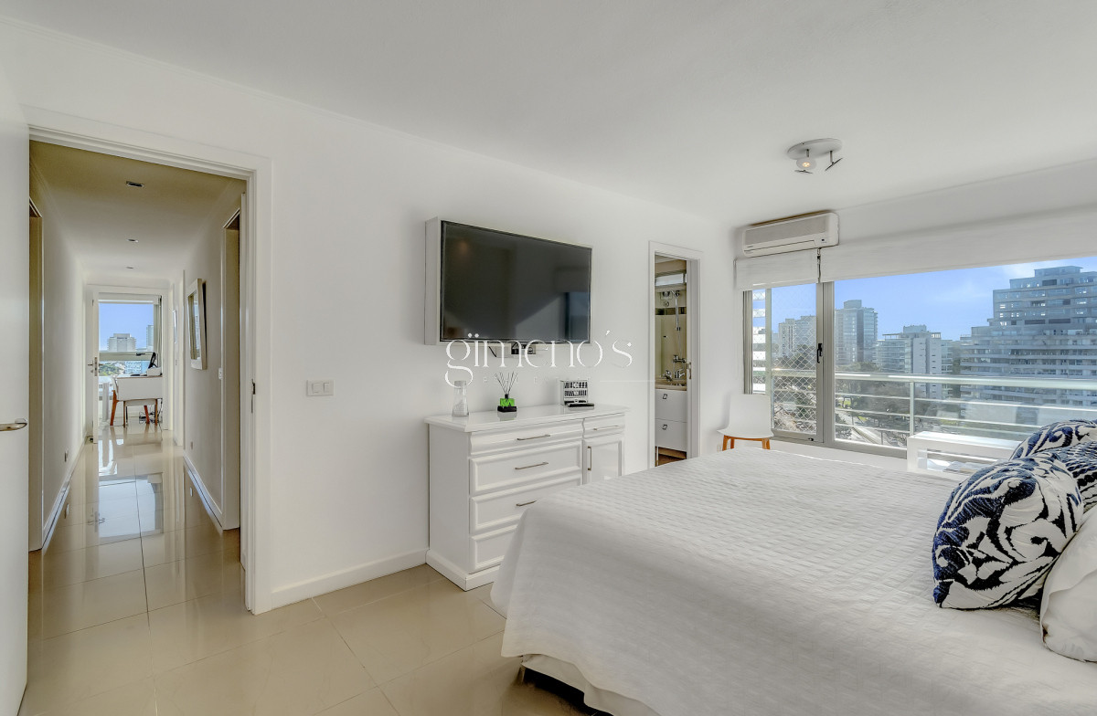 Apartamento ID.112 - Venta Apartamento 3 Dormitorios - Punta del Este - Playa Brava 