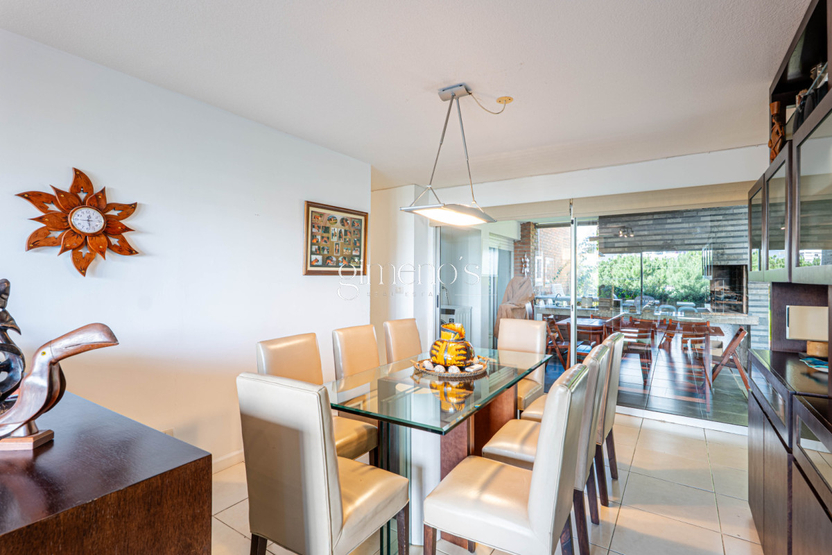 Apartamento ID.1141 - Apartamento en Venta 3 Dormitorios - Patio y Prrillero de uso exclusivo - Punta del Este - Playa Mansa