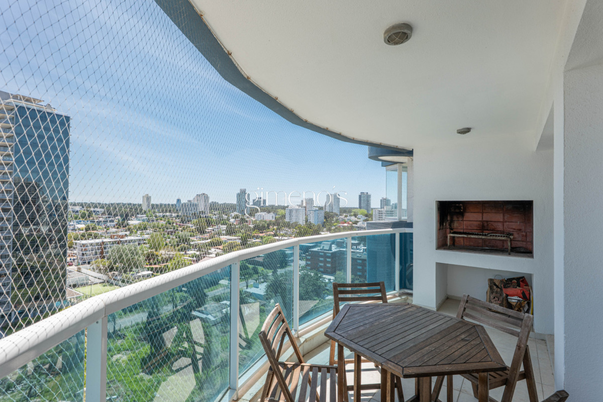 Apartamento ID.514 - Apartamento en Venta 2 Dormitorios y Medio - Playa Mansa - Punta del Este
