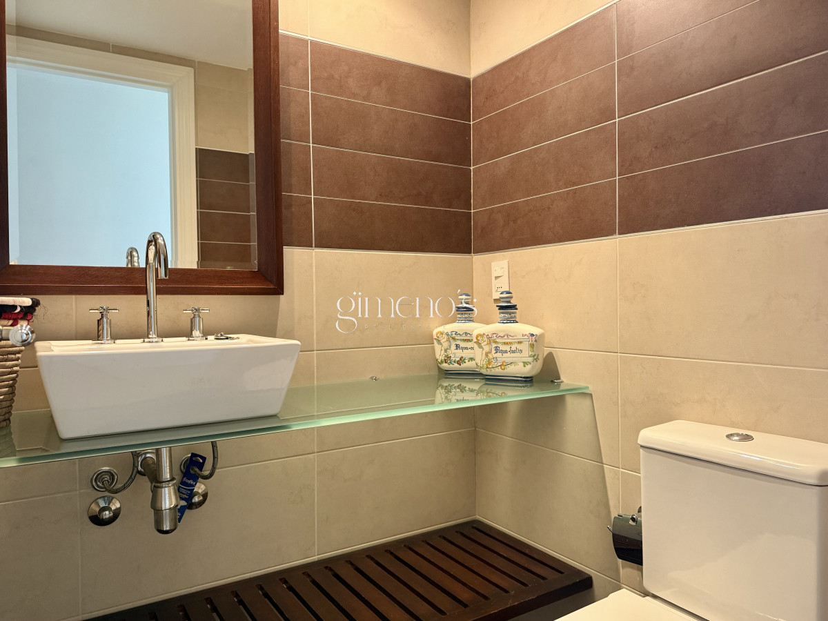 Apartamento ID.90 - Venta apartamento 3 suites mas dependencia completa, Punta del Este, Edificio IMPERIALE 