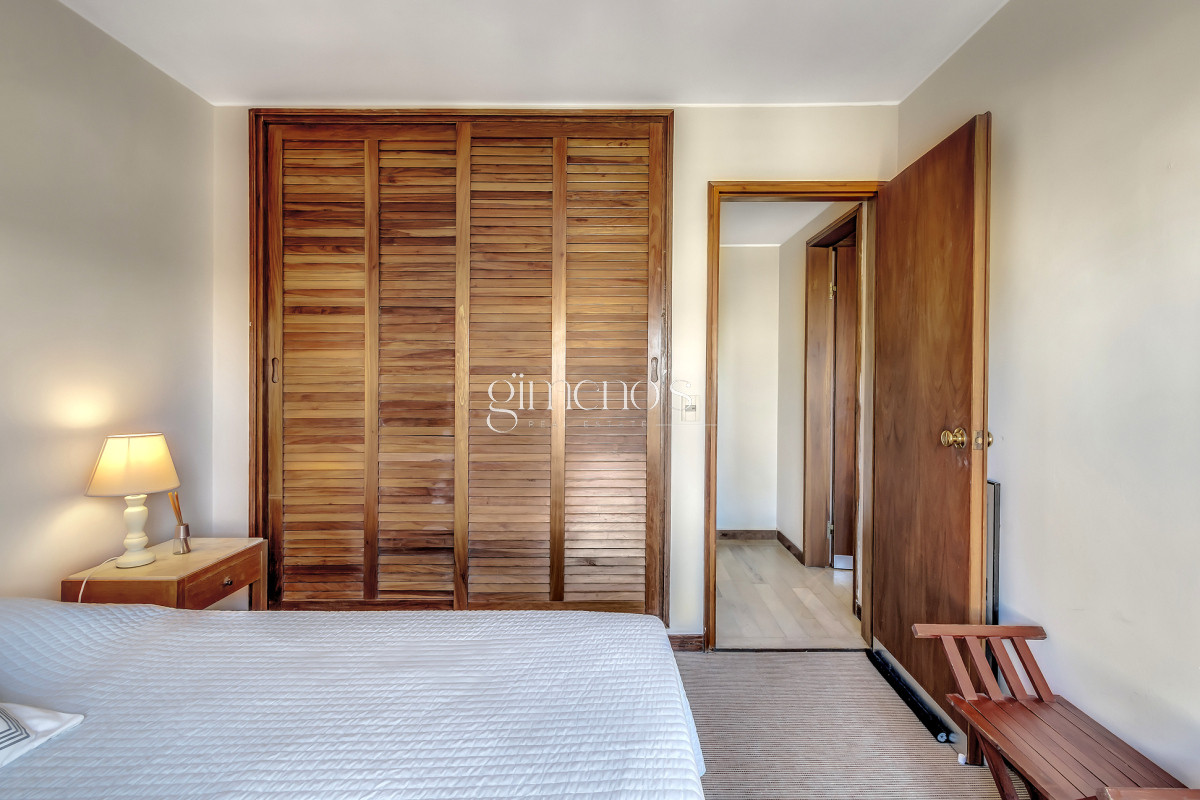 Apartamento ID.12 - Venta Apartamento 3 Dormitorios con Parrillero propio, Punta del Este, Roosevelt