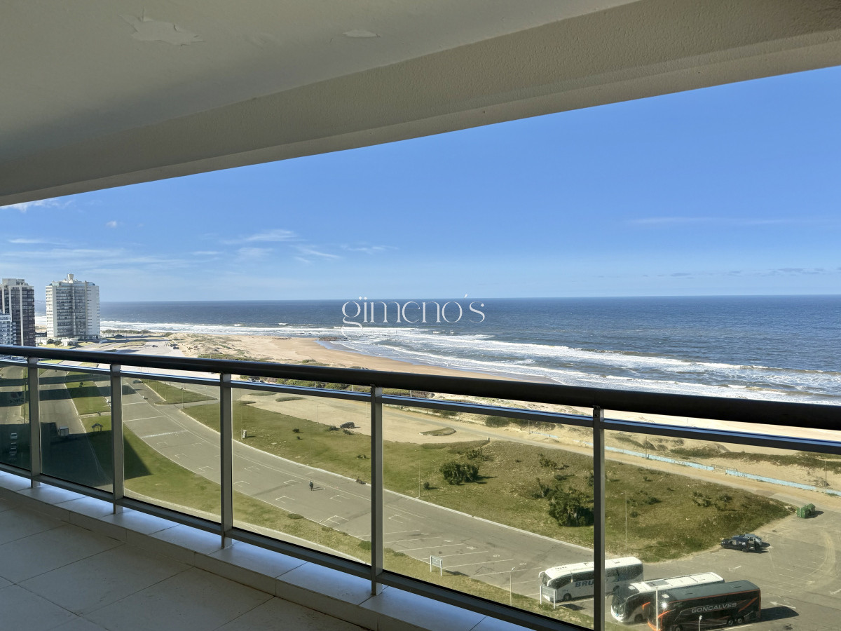 Apartamento ID.91 - Venta apartamento 3 suites mas dependencia completa, Punta del Este, Edificio IMPERIALE l