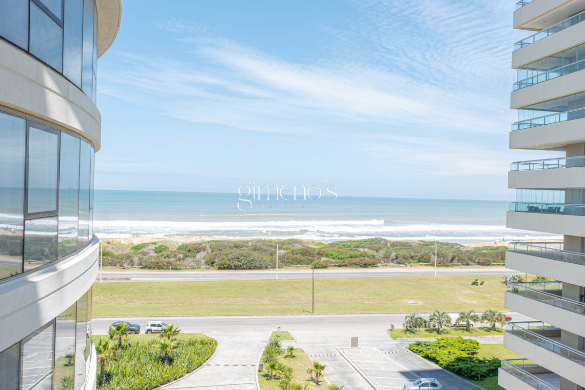 Apartamento ID.754 - Venta Apartamento, 2 Dormitorios en Suite - Punta Del Este - Playa Brava - TRUMP