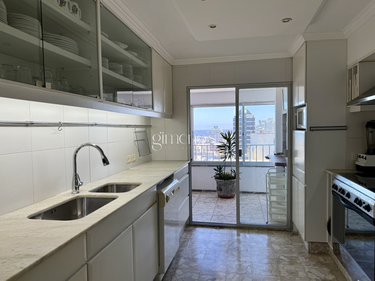 Apartamento ID.149 - Apartamento en Venta 4 Dormitorios Península - Punta del Este 