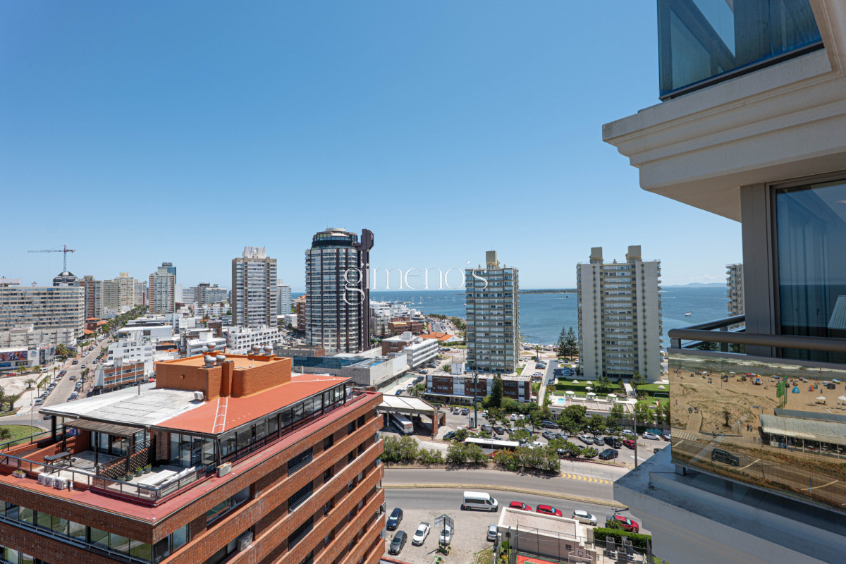 Apartamento ID.808 - Apartamento Semipiso de 4 Dormitorios en Venta - Punta del Este -Playa  Brava