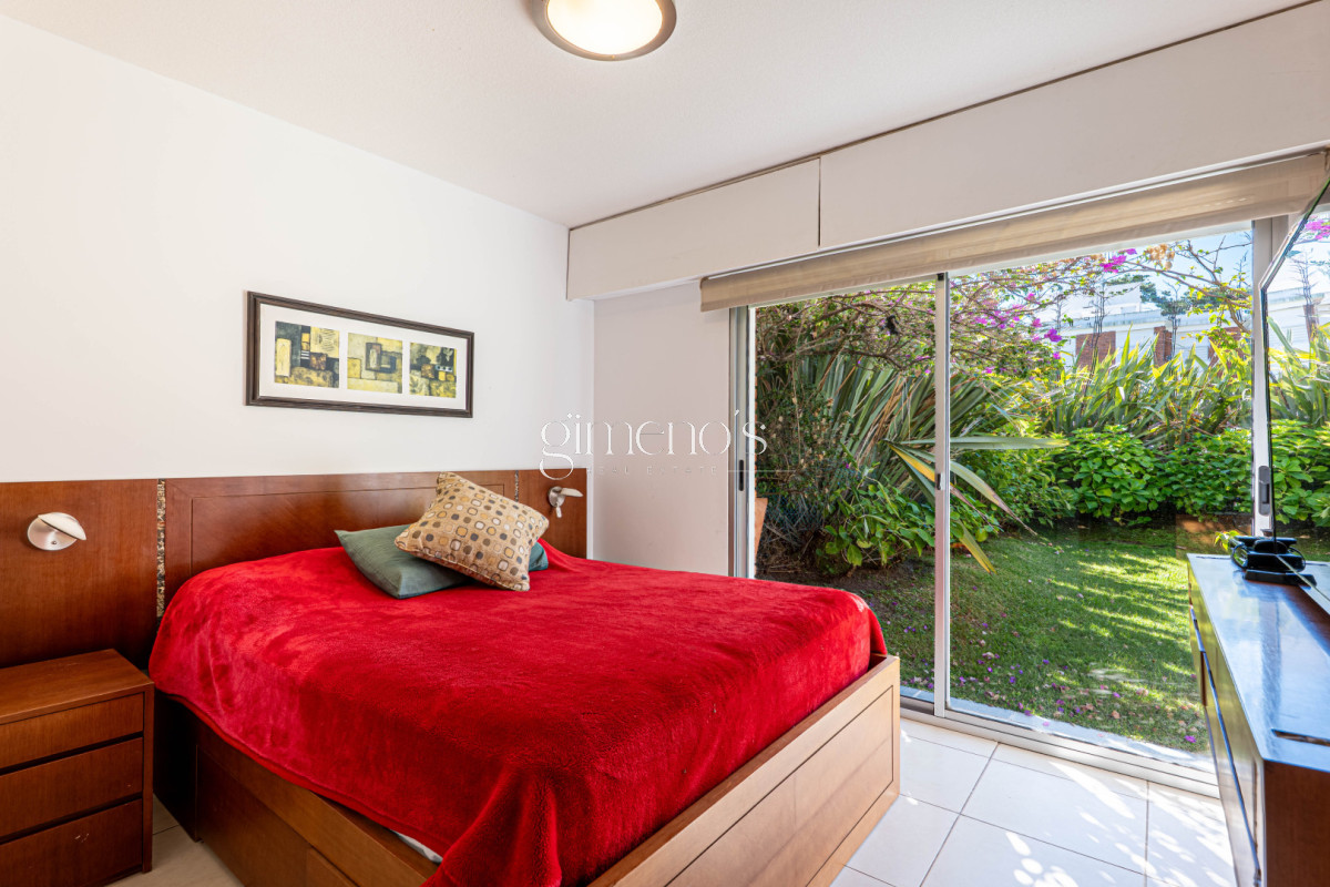 Apartamento ID.1141 - Apartamento en Venta 3 Dormitorios - Patio y Prrillero de uso exclusivo - Punta del Este - Playa Mansa