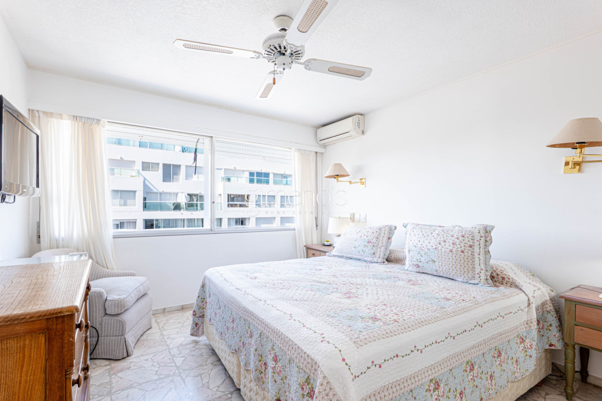 Apartamento ID.1079 - Apartamento en Venta 3 Dormitorios y Dependencia Playa Mansa Punta del Este