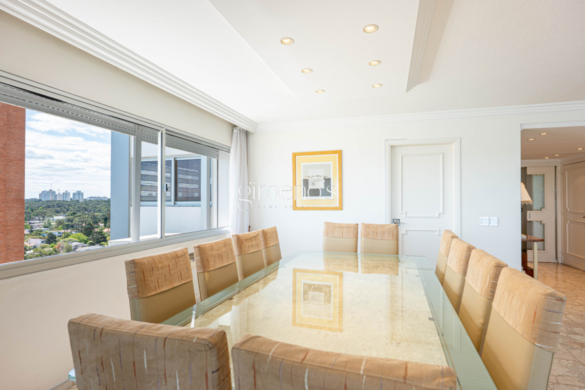 Apartamento ID.593 - Apartamento en Venta 3 Dormitorios - Playa Mansa- Punta del Este