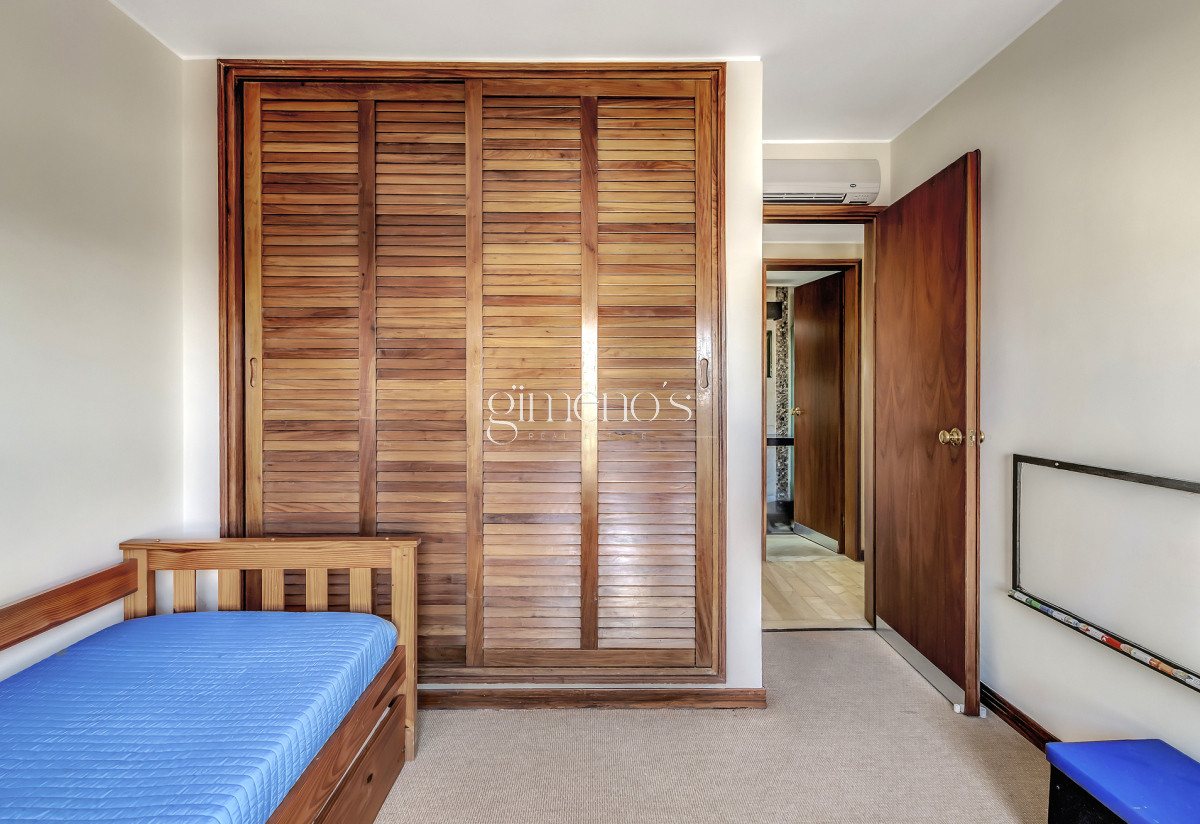 Apartamento ID.12 - Venta Apartamento 3 Dormitorios con Parrillero propio, Punta del Este, Roosevelt
