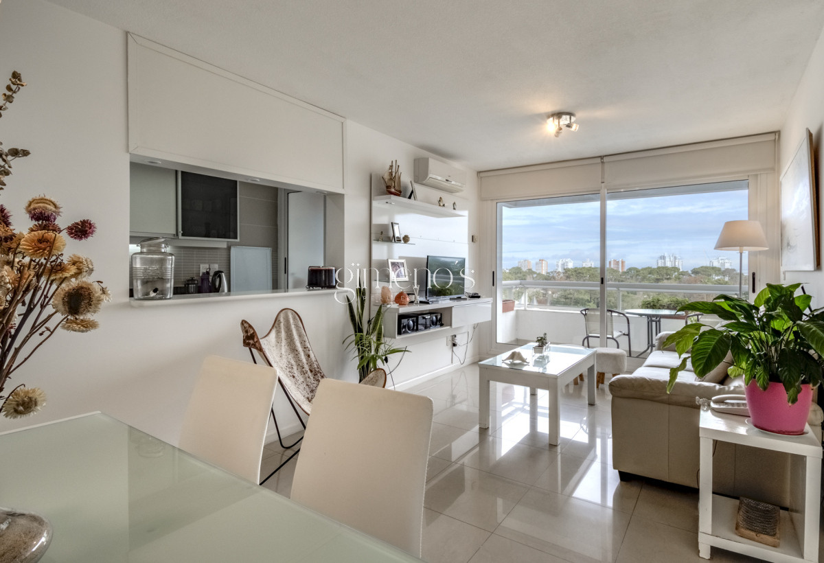 Apartamento ID.6 - Apartamento 2 dormitorios en Punta del Este, cerca de todos los servicios, Roosevelt.