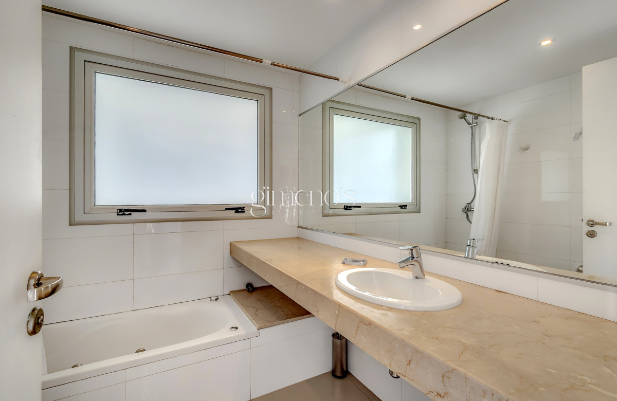 Apartamento ID.175 - Apartamento en Venta 3 Dormitorios - Punta del Este - Playa Brava