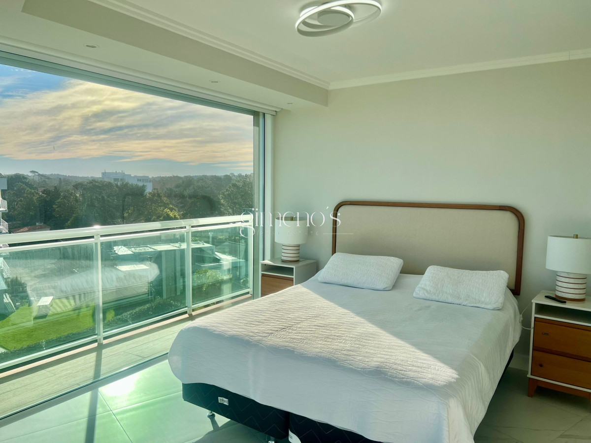 Apartamento ID.208 - Alquiler de Verano 2 Dormitorios Primera Línea al Mar Playa Mansa Punta del Este