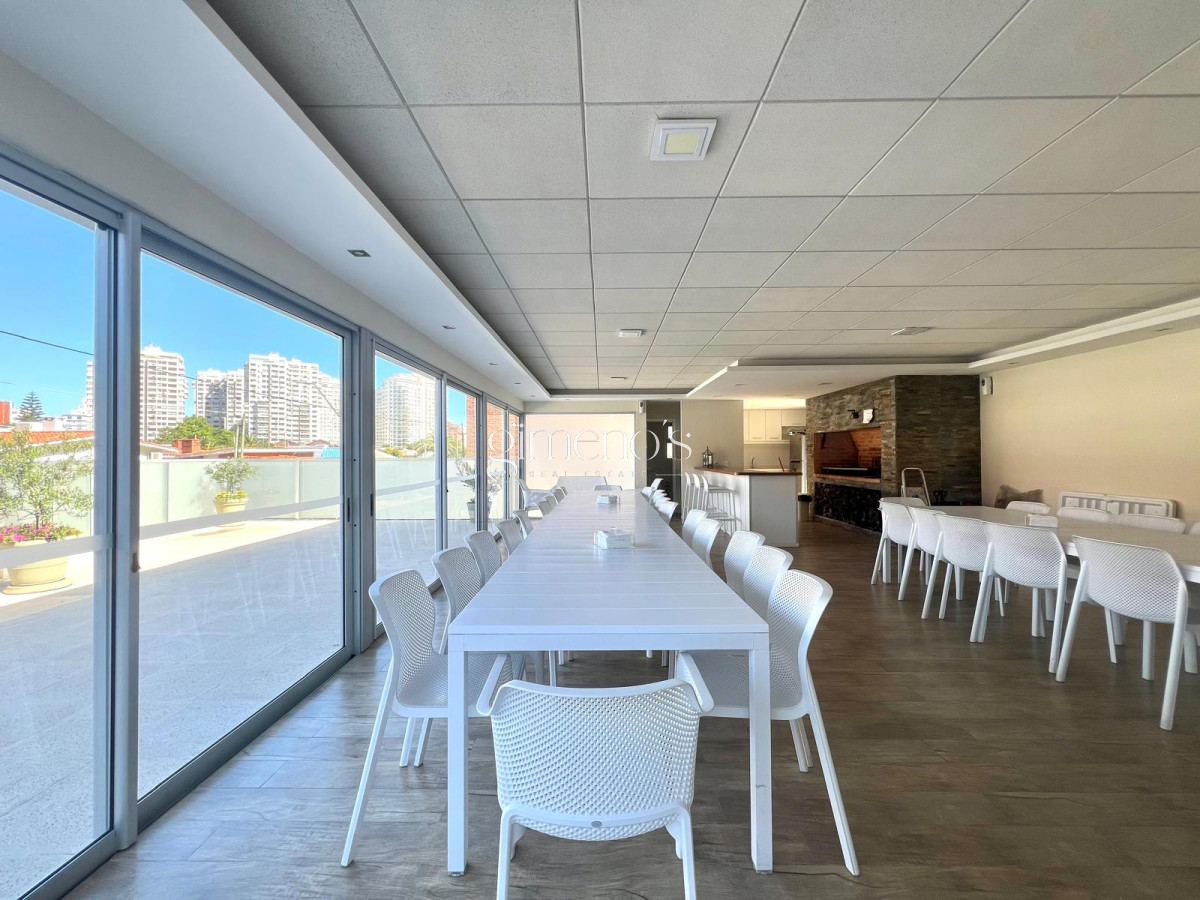 Apartamento ID.60 - Apartamento en Venta Primera Linea Playa Mansa 3 dormitorios