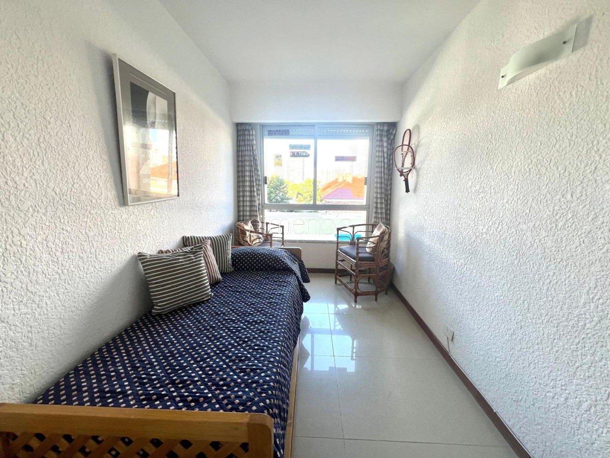 Apartamento ID.60 - Apartamento en Venta Primera Linea Playa Mansa 3 dormitorios