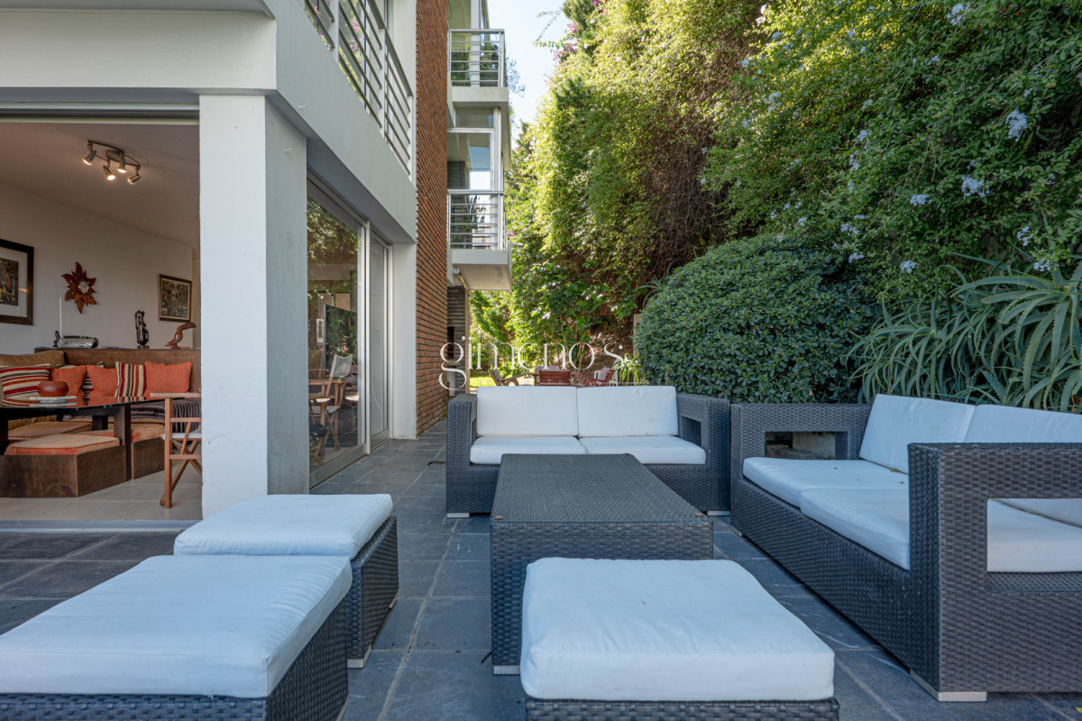 Apartamento ID.1141 - Apartamento en Venta 3 Dormitorios - Patio y Prrillero de uso exclusivo - Punta del Este - Playa Mansa