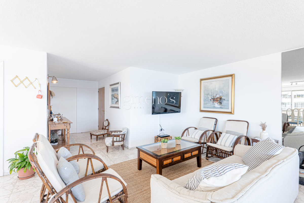 Apartamento ID.1079 - Apartamento en Venta 3 Dormitorios y Dependencia Playa Mansa Punta del Este