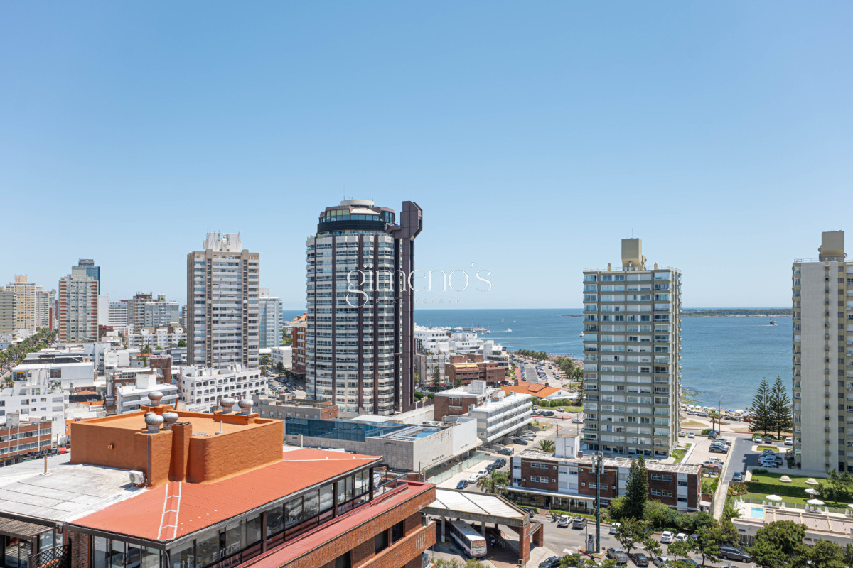 Apartamento ID.808 - Apartamento Semipiso de 4 Dormitorios en Venta - Punta del Este -Playa  Brava