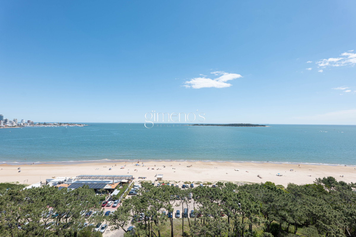 Apartamento ID.593 - Apartamento en Venta 3 Dormitorios - Playa Mansa- Punta del Este