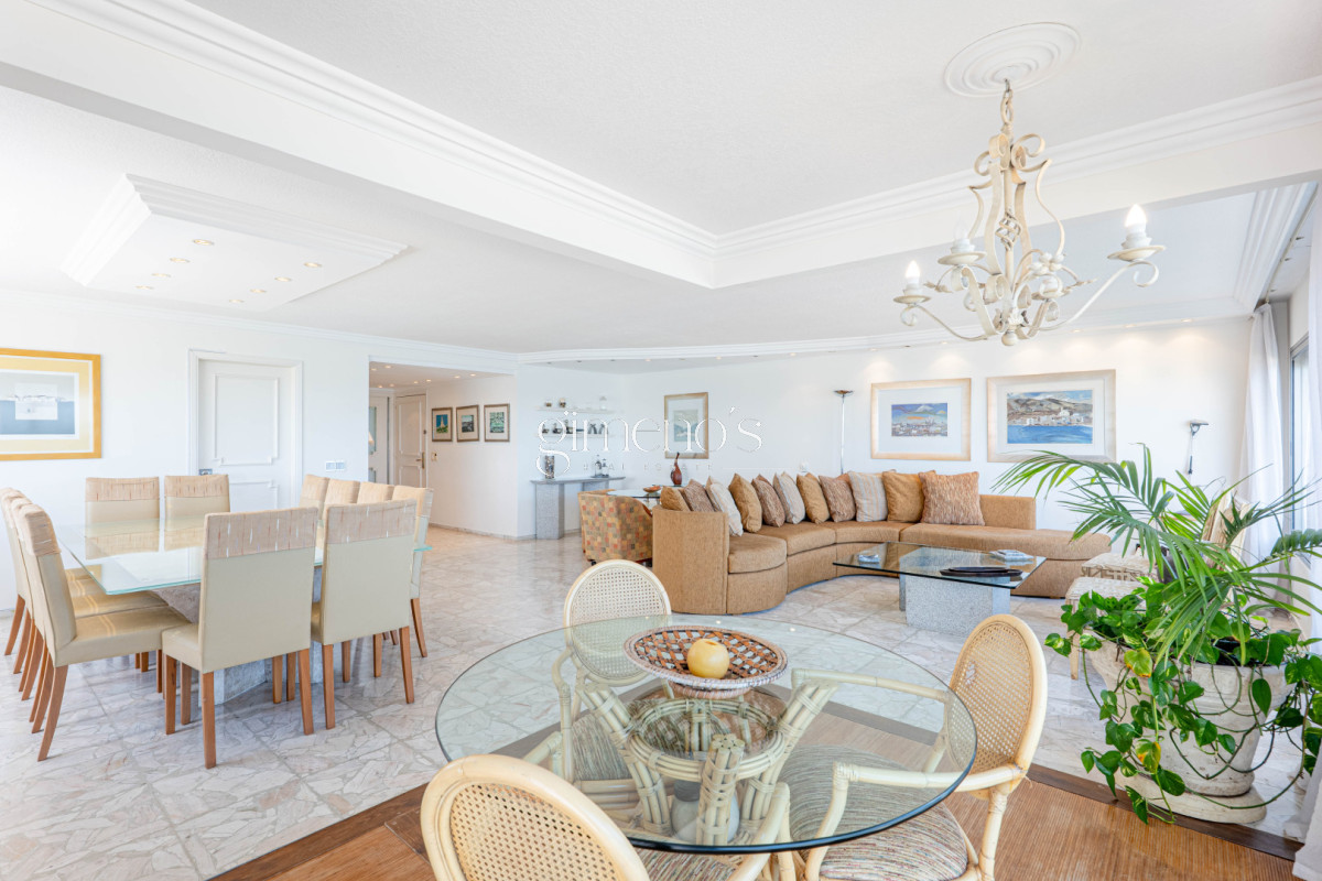 Apartamento ID.593 - Apartamento en Venta 3 Dormitorios - Playa Mansa- Punta del Este