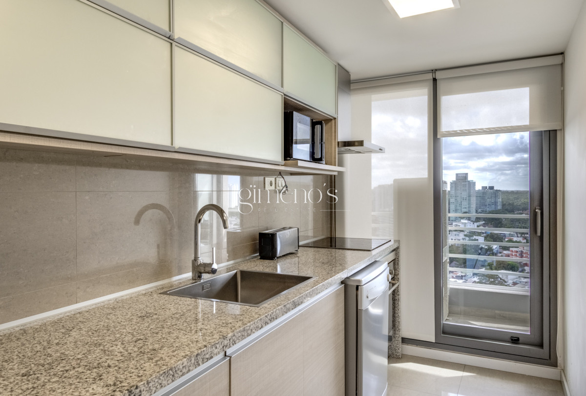 Apartamento ID.1 - Apartamento 3 Dormitorios en Suite, Mansa a 2 cuadras del Mar 