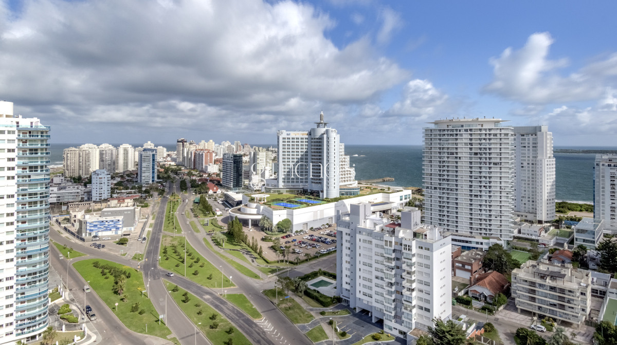 Apartamento ID.1 - Apartamento 3 Dormitorios en Suite, Mansa a 2 cuadras del Mar 