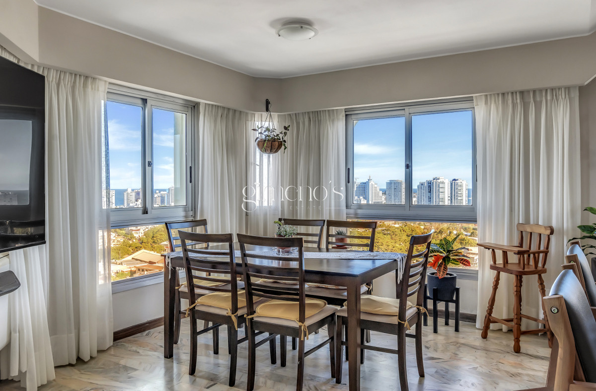 Apartamento ID.12 - Venta Apartamento 3 Dormitorios con Parrillero propio, Punta del Este, Roosevelt