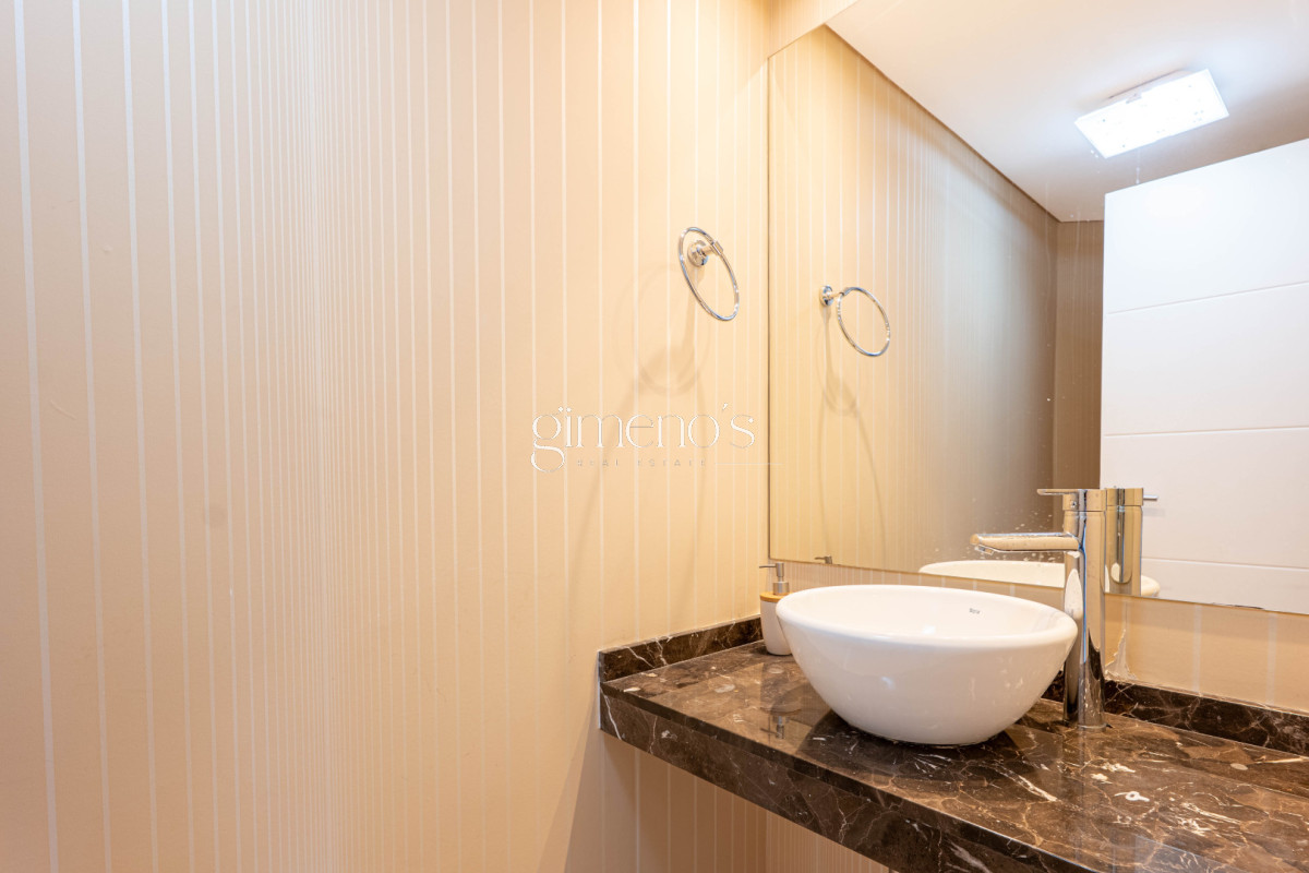 Apartamento ID.514 - Apartamento en Venta 2 Dormitorios y Medio - Playa Mansa - Punta del Este