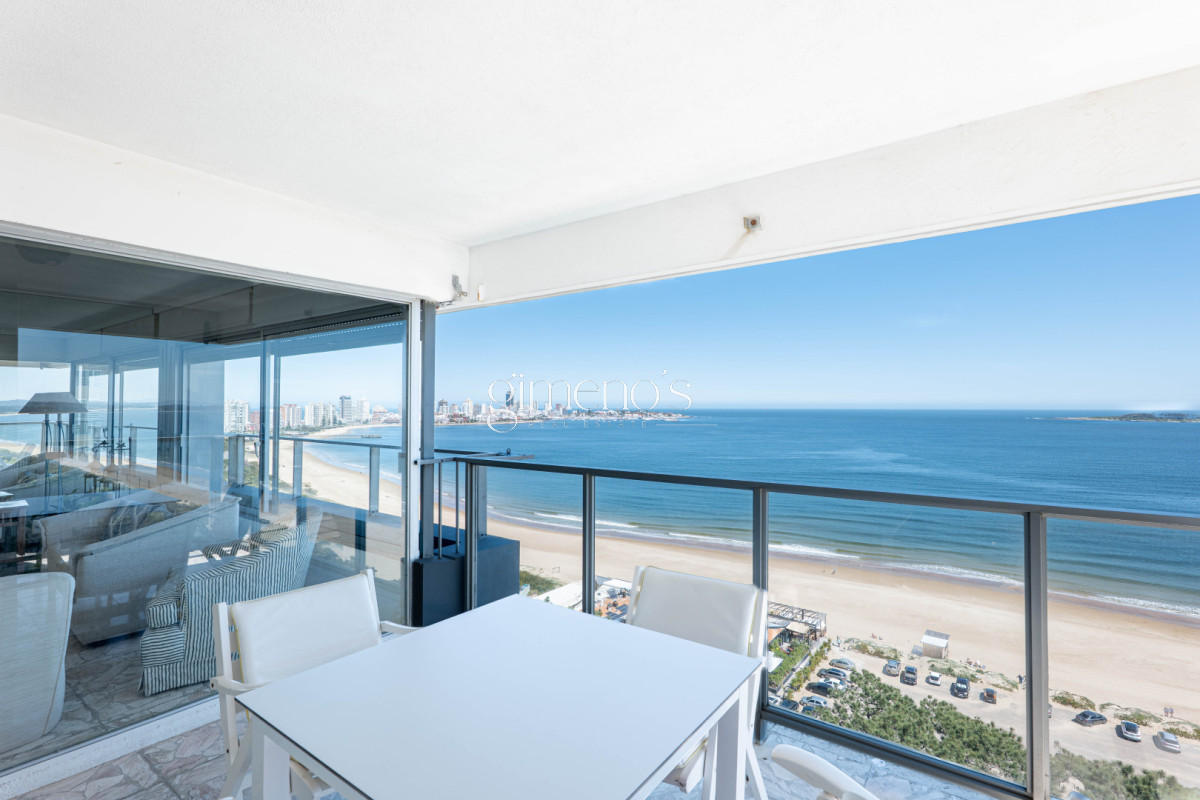 Apartamento ID.1079 - Apartamento en Venta 3 Dormitorios y Dependencia Playa Mansa Punta del Este