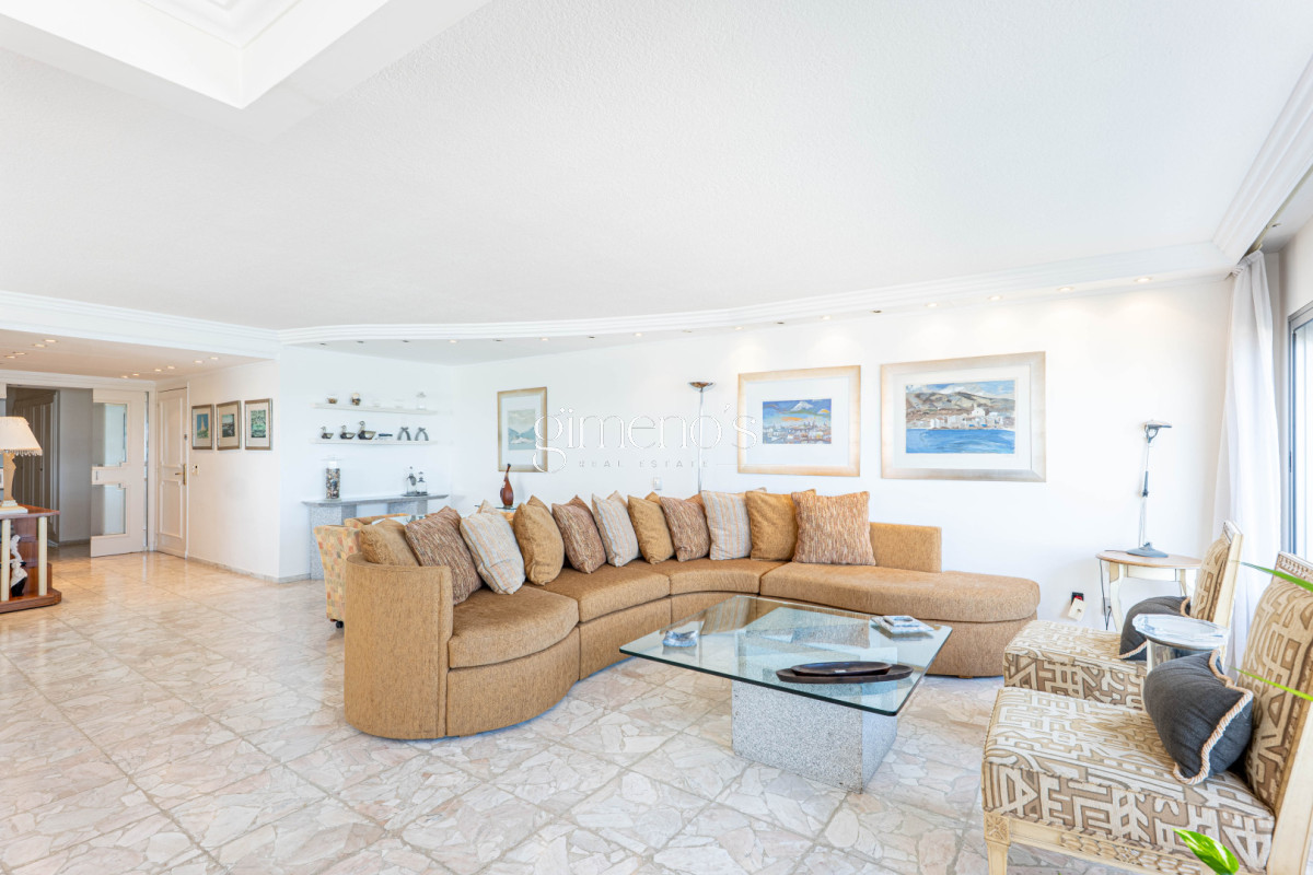 Apartamento ID.593 - Apartamento en Venta 3 Dormitorios - Playa Mansa- Punta del Este