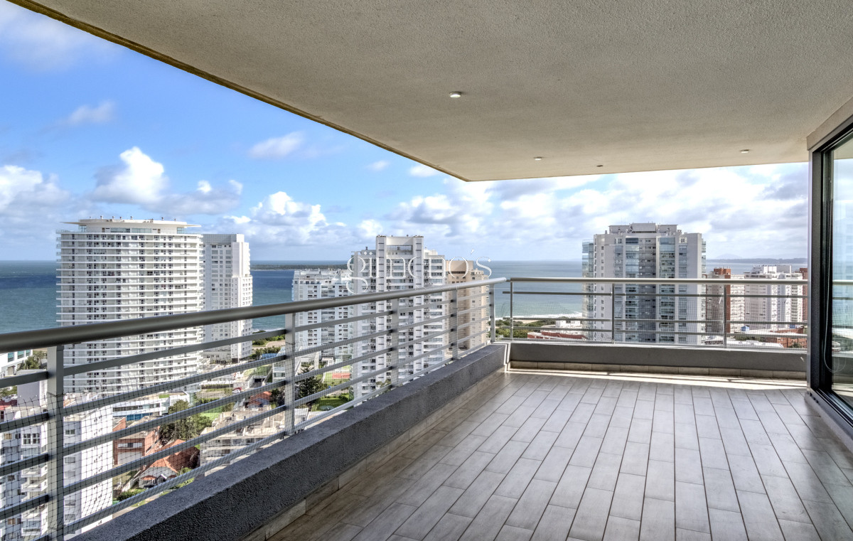 Apartamento ID.1 - Apartamento 3 Dormitorios en Suite, Mansa a 2 cuadras del Mar 