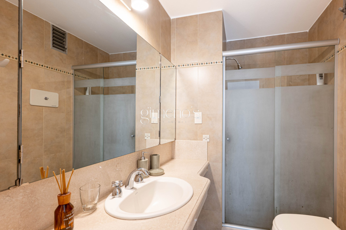 Apartamento ID.1079 - Apartamento en Venta 3 Dormitorios y Dependencia Playa Mansa Punta del Este