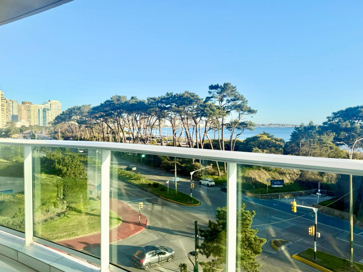 Apartamento ID.274 - Apatamento 4 Dormitorios, Mansa - Punta del Este