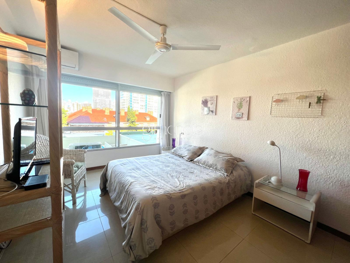 Apartamento ID.60 - Apartamento en Venta Primera Linea Playa Mansa 3 dormitorios