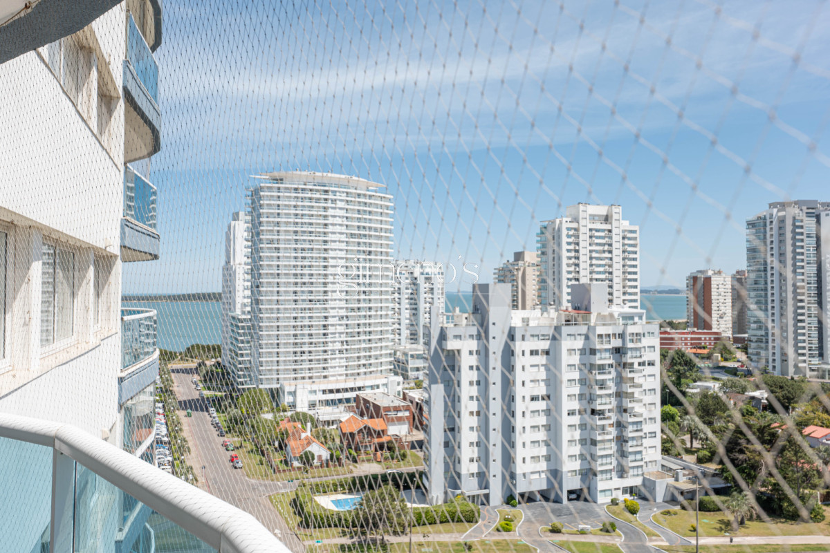 Apartamento ID.514 - Apartamento en Venta 2 Dormitorios y Medio - Playa Mansa - Punta del Este