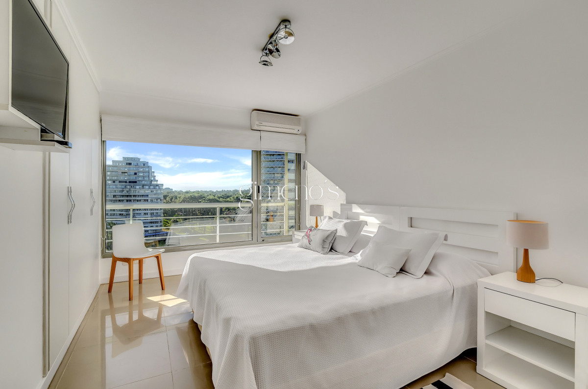 Apartamento ID.112 - Venta Apartamento 3 Dormitorios - Punta del Este - Playa Brava 