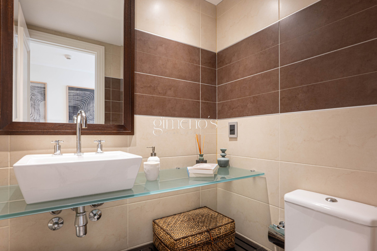 Apartamento ID.808 - Apartamento Semipiso de 4 Dormitorios en Venta - Punta del Este -Playa  Brava