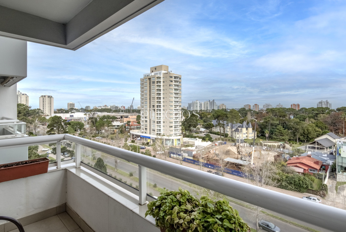 Apartamento ID.6 - Apartamento 2 dormitorios en Punta del Este, cerca de todos los servicios, Roosevelt.