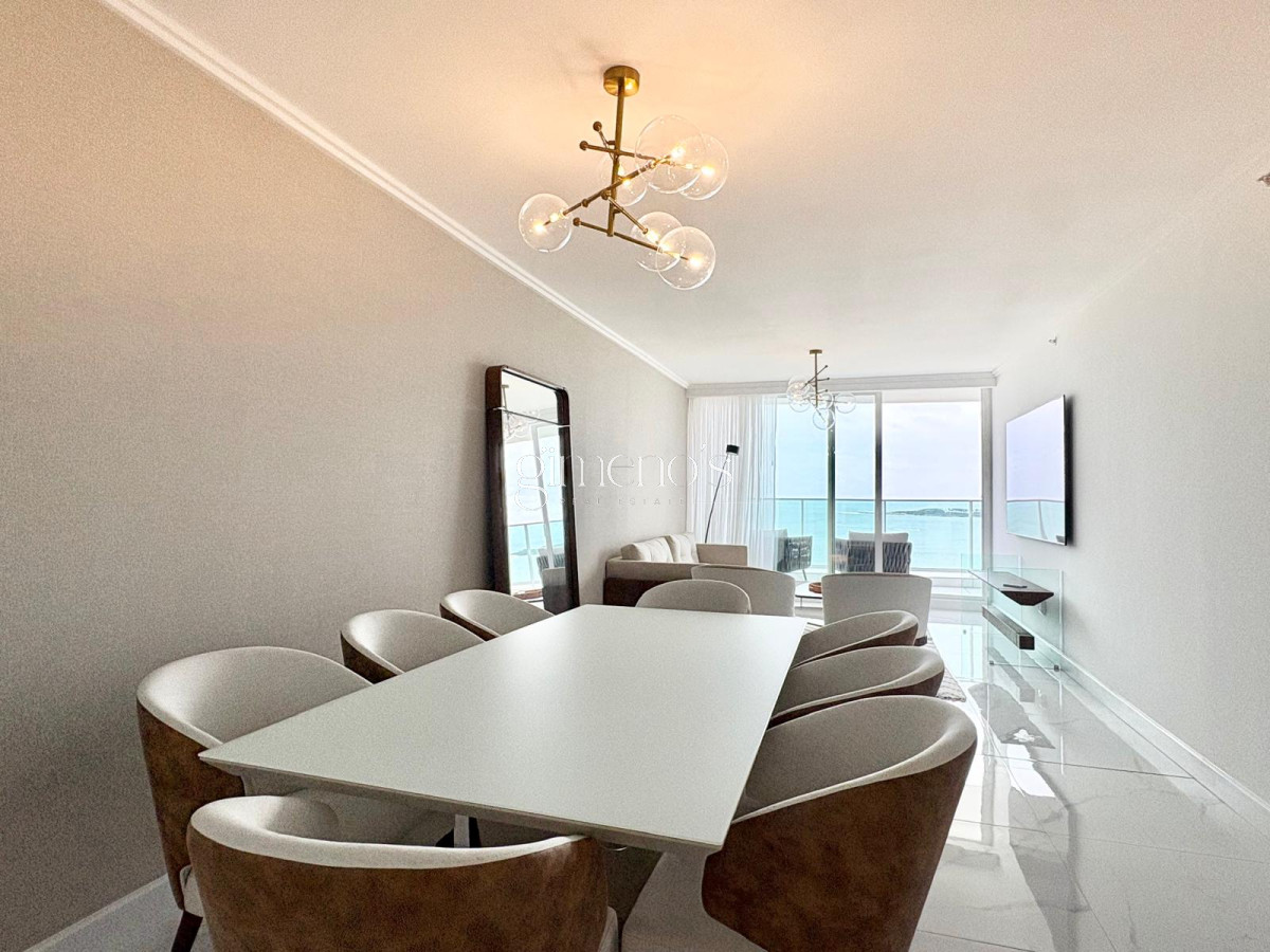 Apartamento ID.662 - Apartamento en alquiler temporario, 3 Dormitorios, Mansa- Punta del Este