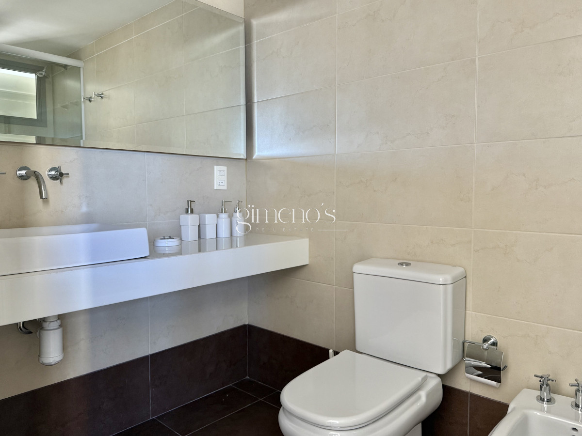 Apartamento ID.91 - Venta apartamento 3 suites mas dependencia completa, Punta del Este, Edificio IMPERIALE l
