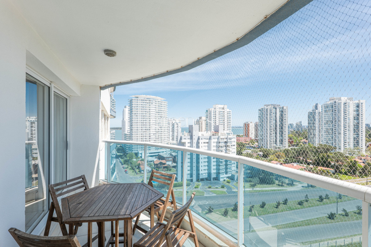 Apartamento ID.514 - Apartamento en Venta 2 Dormitorios y Medio - Playa Mansa - Punta del Este