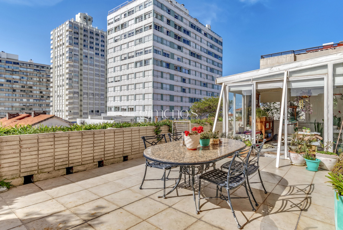 Apartamento ID.8 - Apartamento de 2 Dormitorios en Venta Punta del Este, Península 