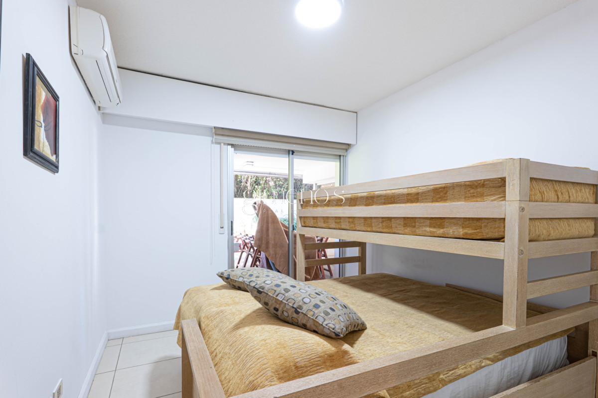 Apartamento ID.1141 - Apartamento en Venta 3 Dormitorios - Patio y Prrillero de uso exclusivo - Punta del Este - Playa Mansa